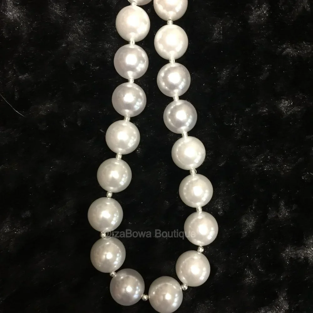 💗HOST PICK💗 White Chunky Bead Necklace NK1197 Handmade NWT Boutique